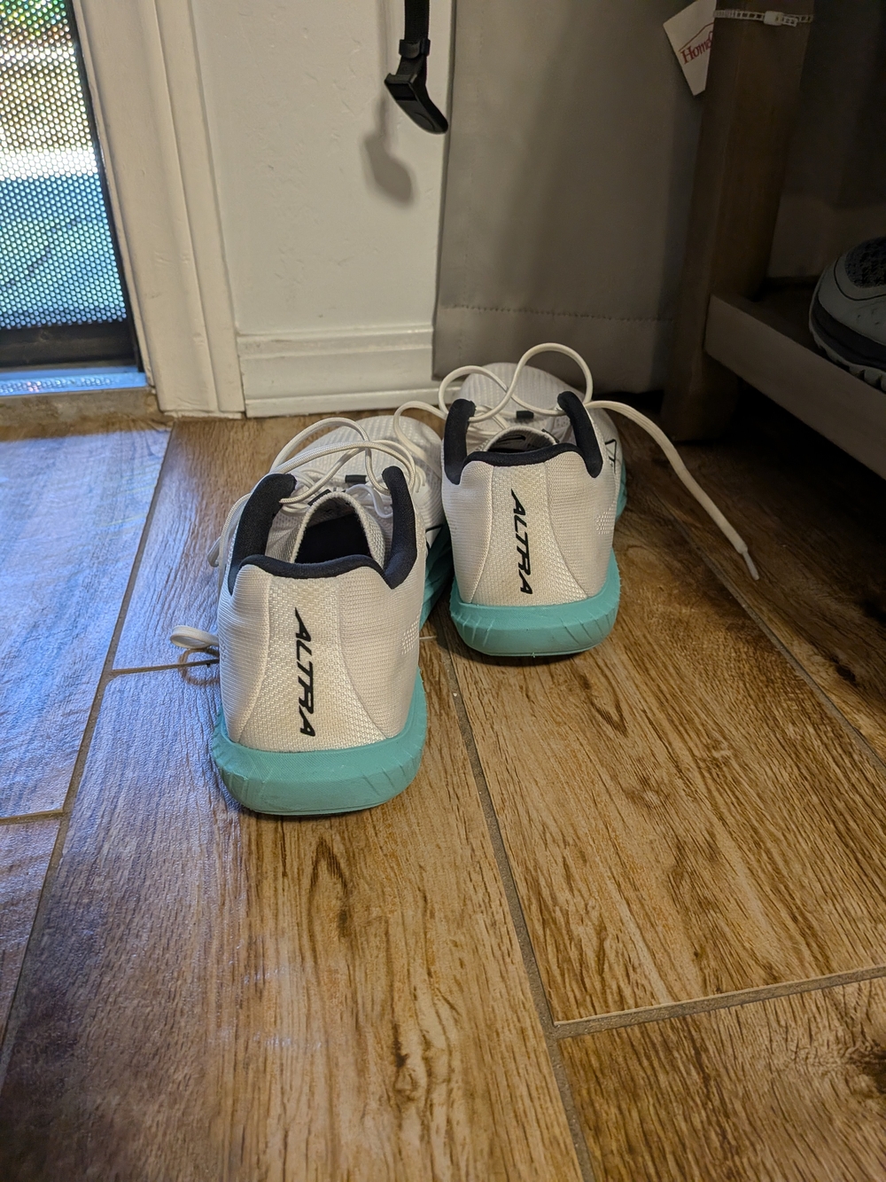 Altra Women's Escalante White & Teal Athletic Running Shoes - Picture 4 of 5